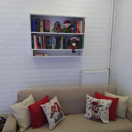 White Apartment Атина Екстериор снимка