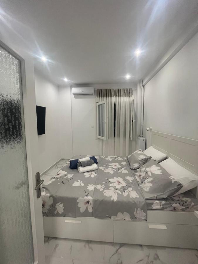 White Apartment Атина Екстериор снимка