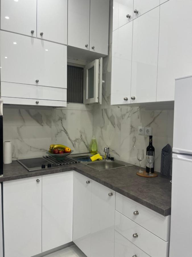 White Apartment Атина Екстериор снимка