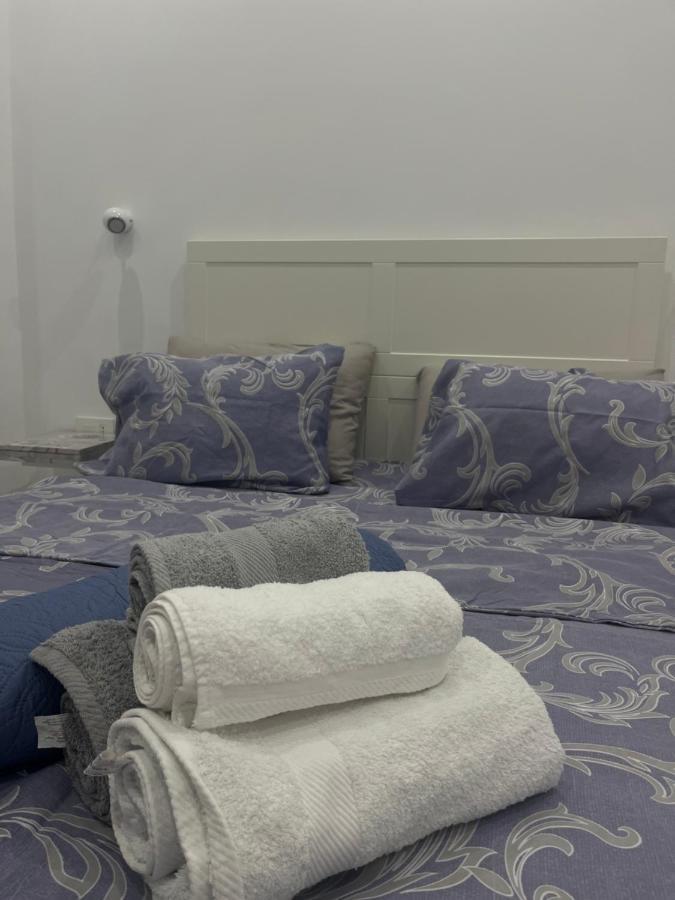 White Apartment Атина Екстериор снимка