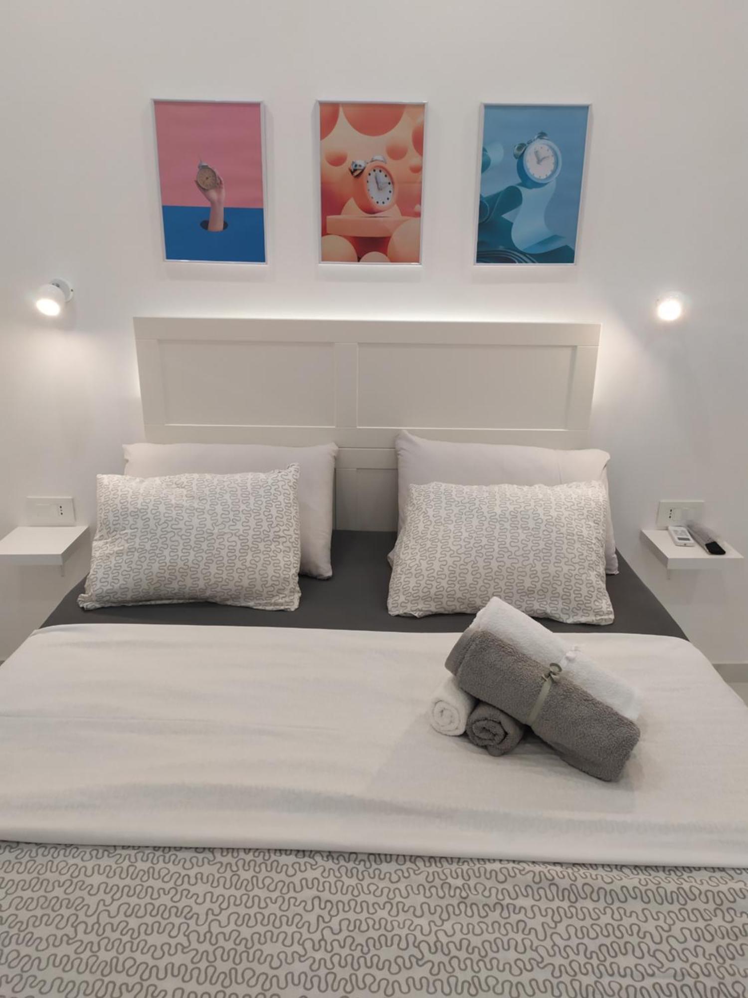 White Apartment Атина Екстериор снимка